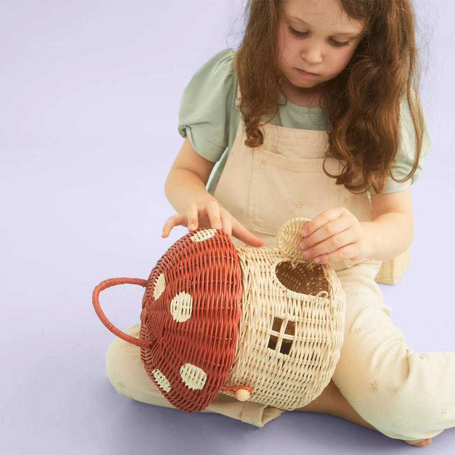 Playful storage basket in house design Kalsten