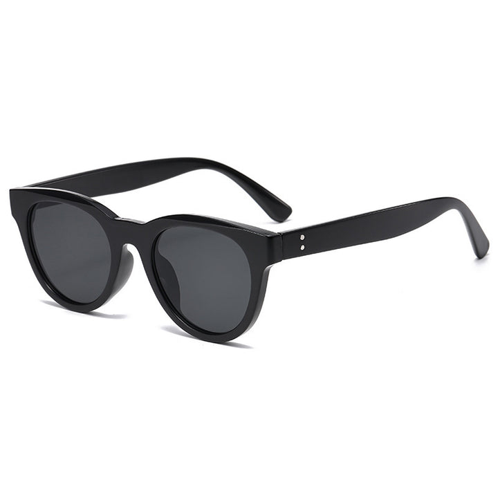 Women Fashionable Oversized Sunglasses in Elegant, Curved Design Kalsten
