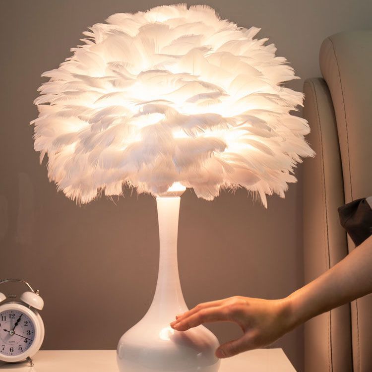 Decorative Feathered Table Lamp
