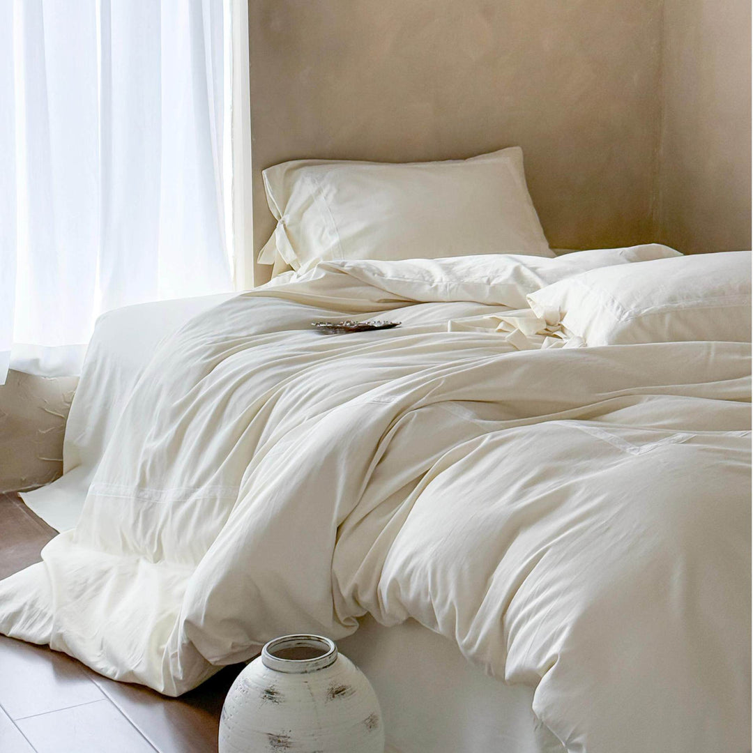 Ruffled bedding set made of cotton jacquard with medallion relief