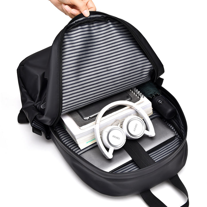 Practical backpack with water-repellent material and ergonomic design Kalsten