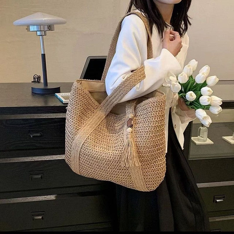 Braided beach bag with fringe detail Kalsten