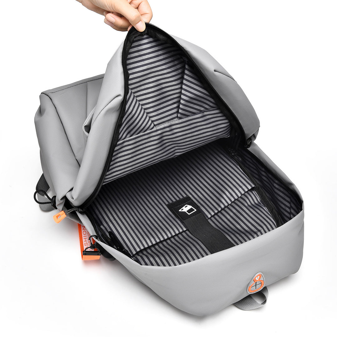 Highly functional backpack with flexible compartment arrangement Kalsten