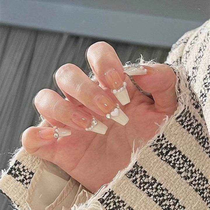 Artful nail extensions with 3D elements Kalsten