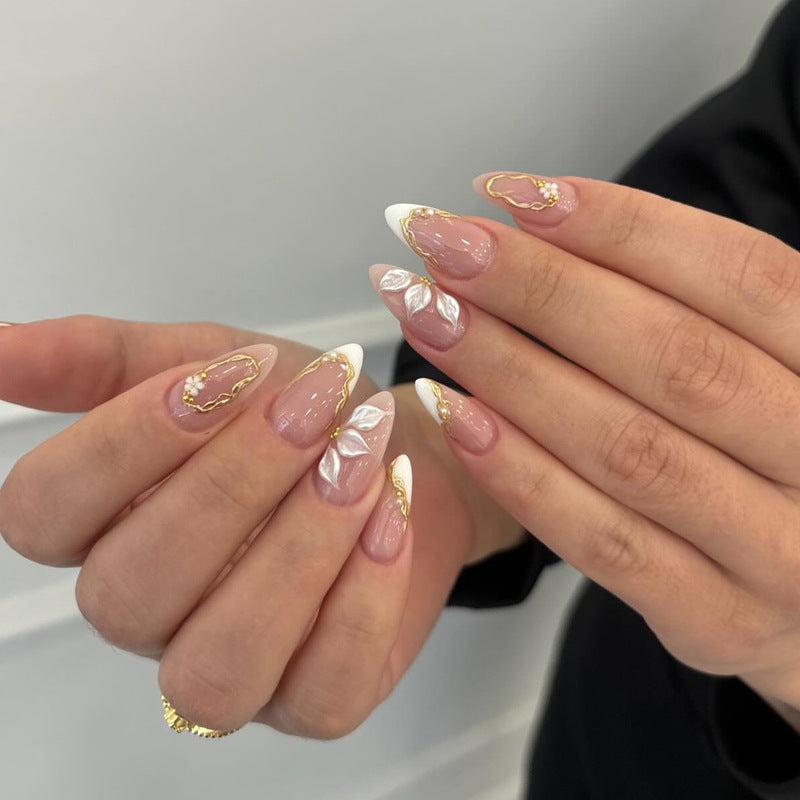 Elegant Press-On Nail Art with Gold Accents Kalsten