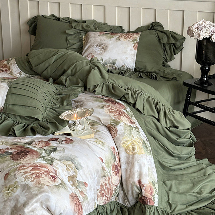 Luxurious bedding set made of cotton satin with ruffles and vintage rose pattern