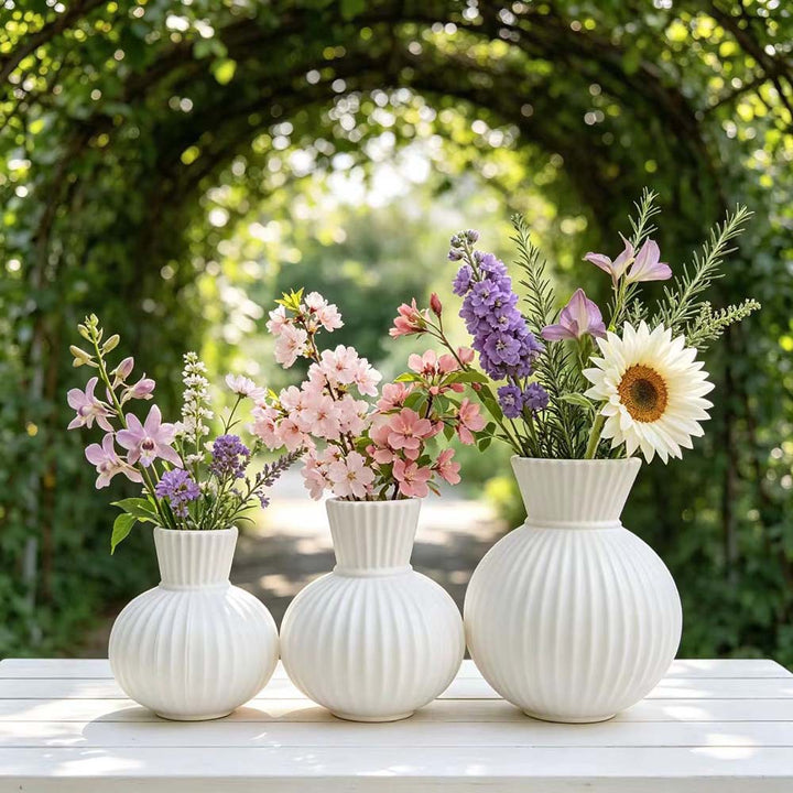 Elegant Ribbed Ceramic Vase Kalsten