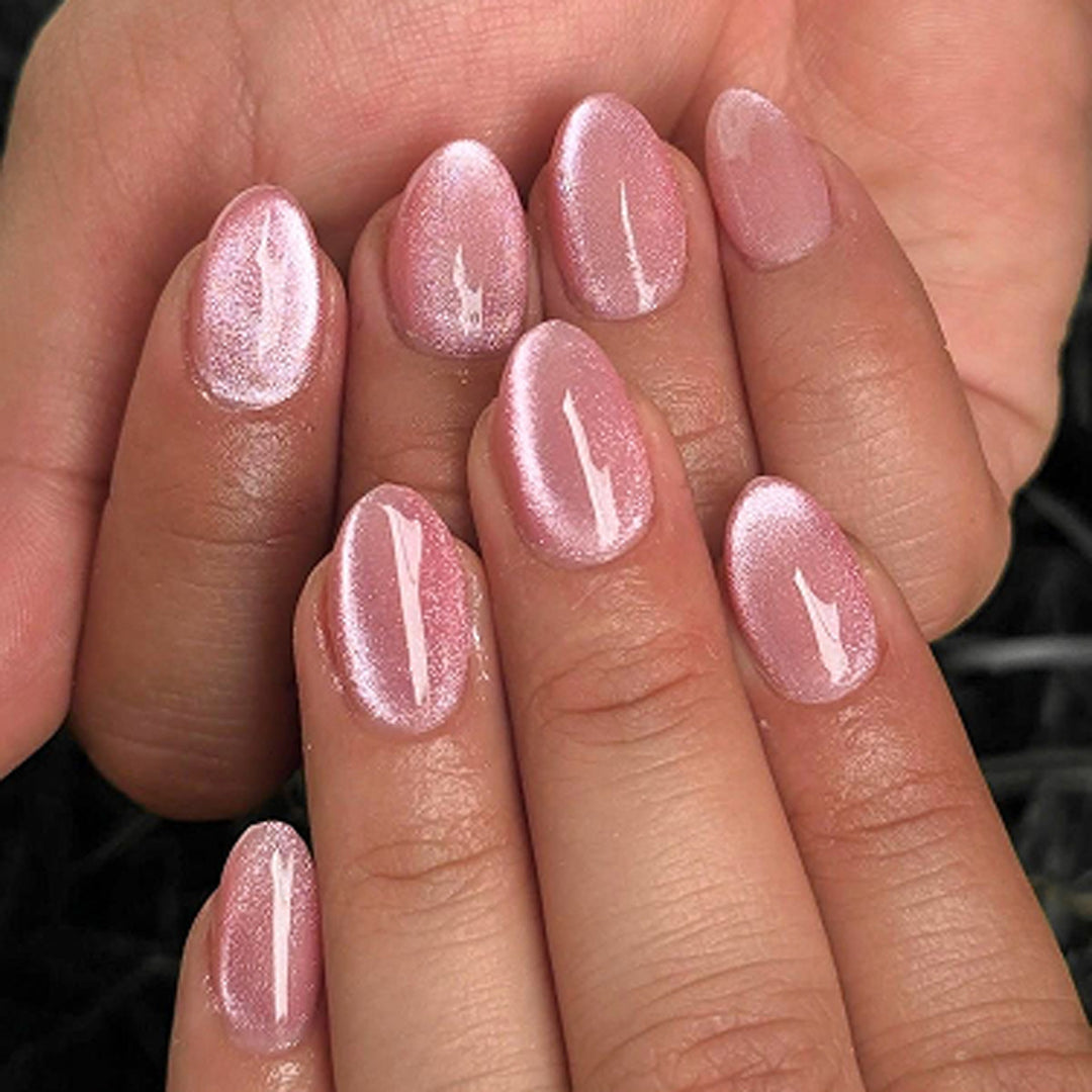 Artificial nail art with playful dots and bows Kalsten