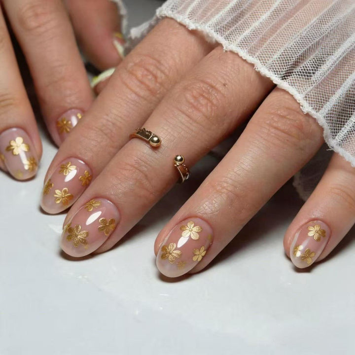 Artificial Nails in Delicate Flower Design Kalsten
