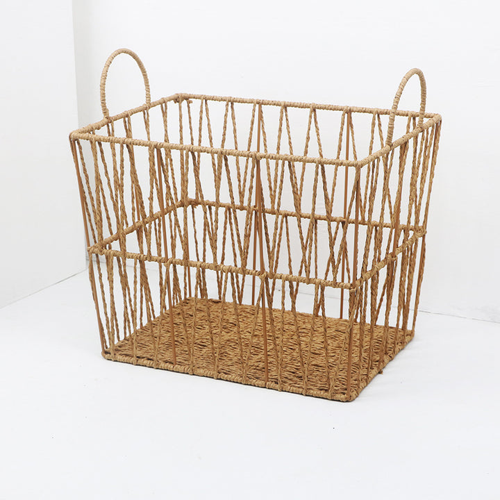 Decorative storage basket made of woven natural material Kalsten
