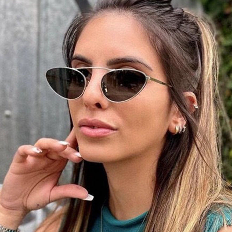 Women trendy Cat-Eye sunglasses with slim metal frame Kalsten