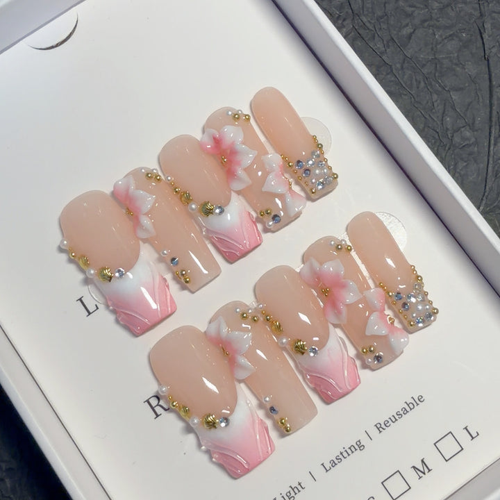 Elegant Floral Press-On Nail Art Set