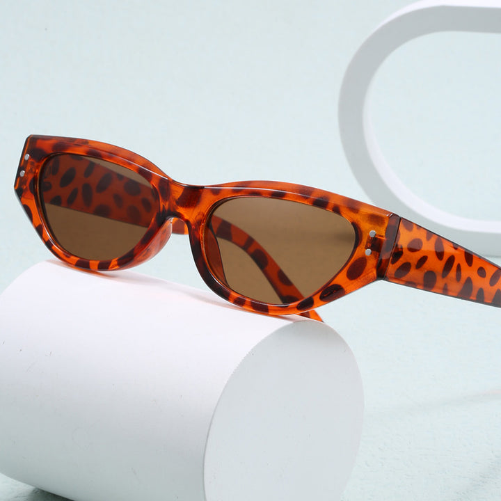Women Stylish Cat-Eye Sunglasses with High-Quality Design Kalsten
