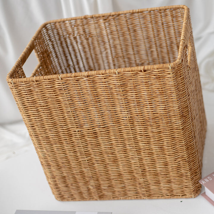 Versatile storage basket made of natural wicker Kalsten