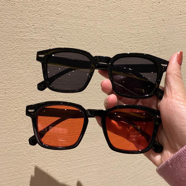 Ladies stylish sunglasses with striking frame Kalsten
