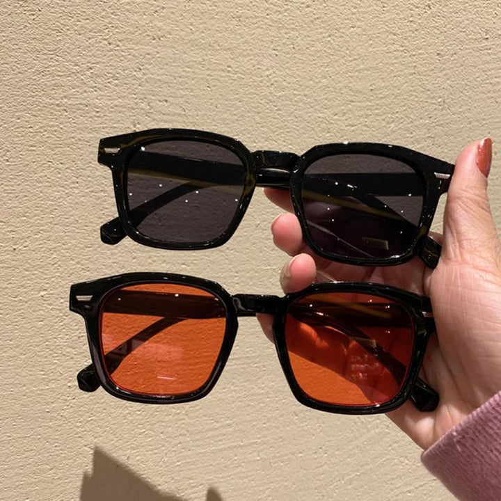 Ladies stylish sunglasses with striking frame Kalsten