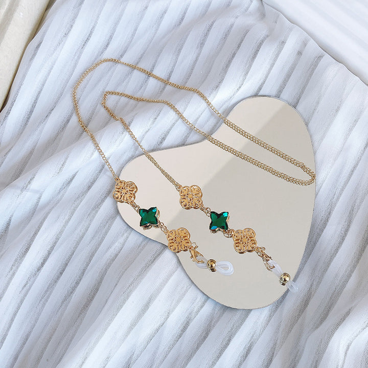 Elegant Necklace with Sparkling Green Stones Kalsten