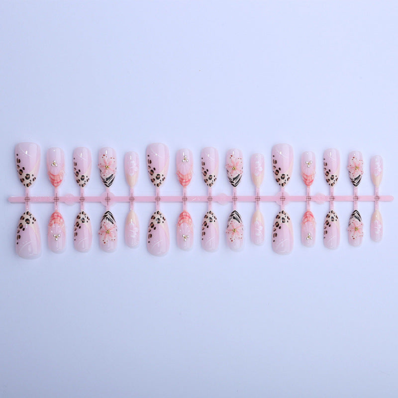 Trendy Artistic Press-On Nail Set