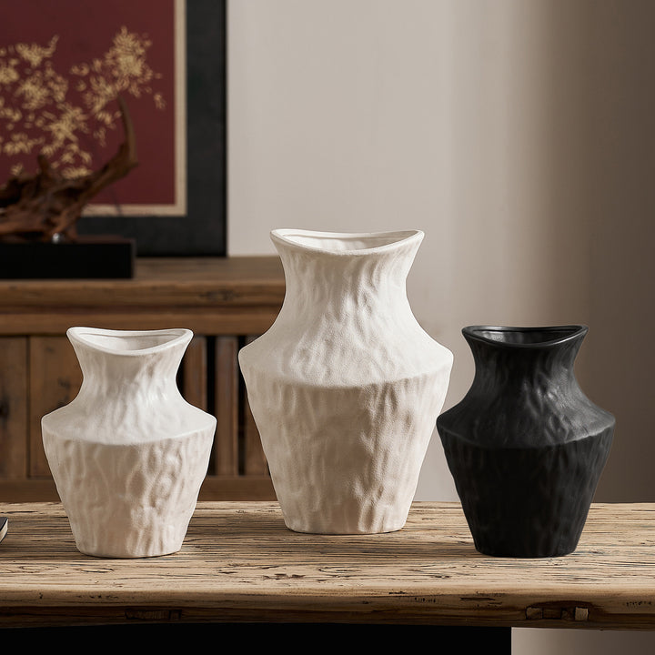 Curved ceramic vase Kalsten