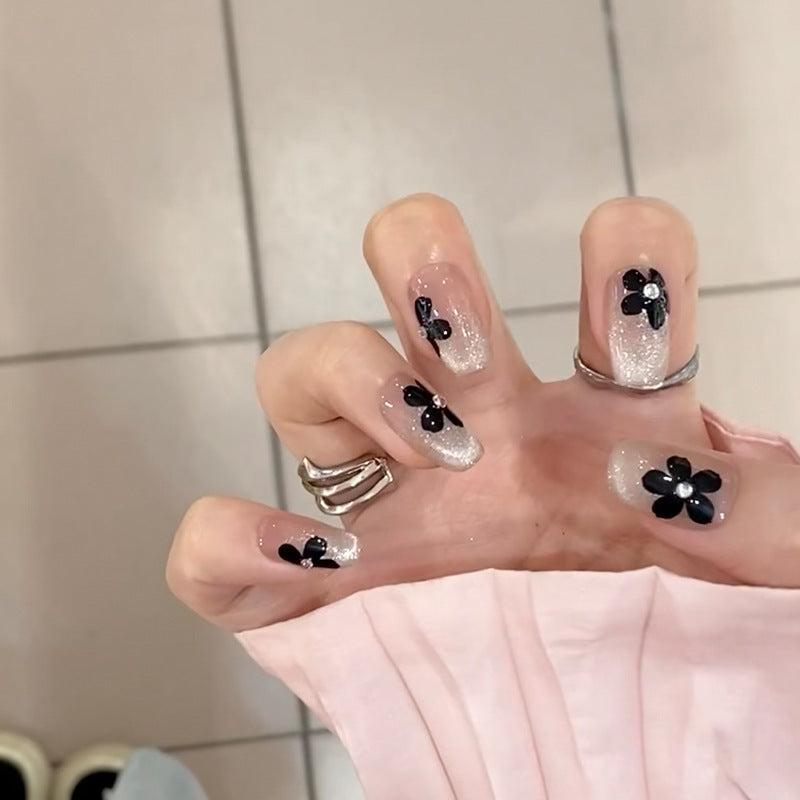 Glamorous Nail Designs Kalsten