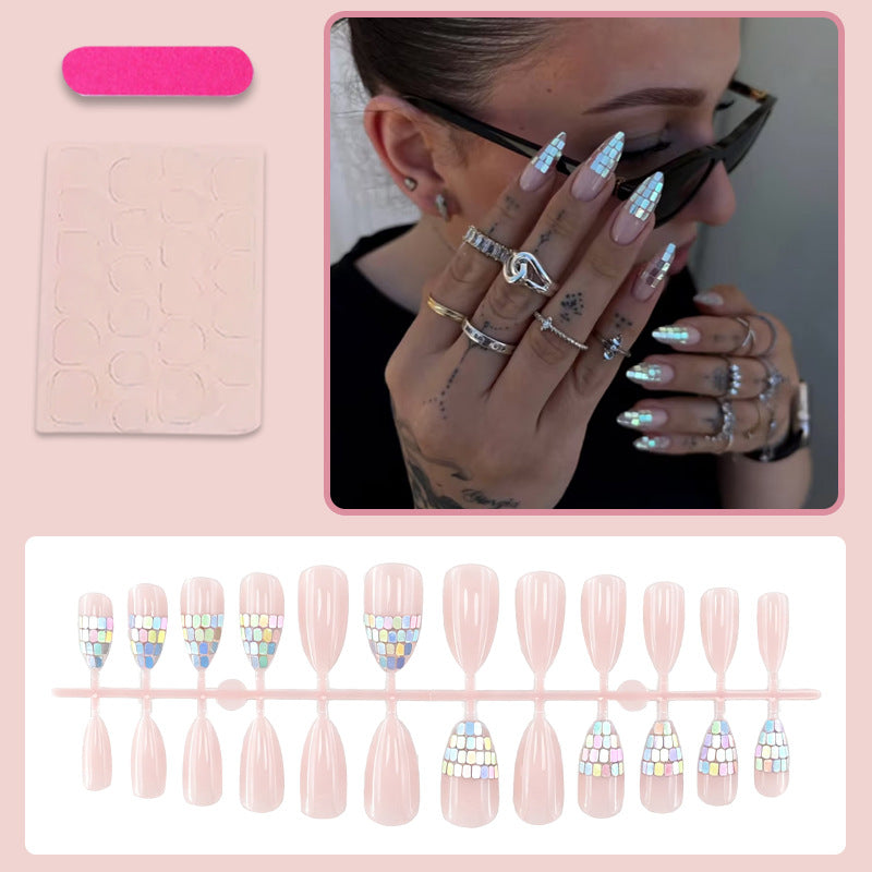 Artificial nail set with shimmering geometric accents Kalsten