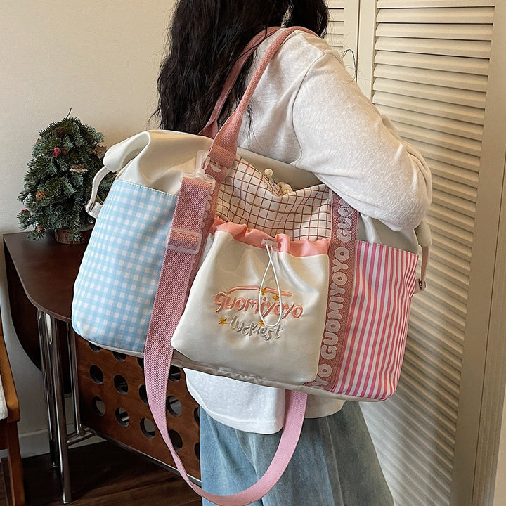 Chic Patchrk Travel Tote