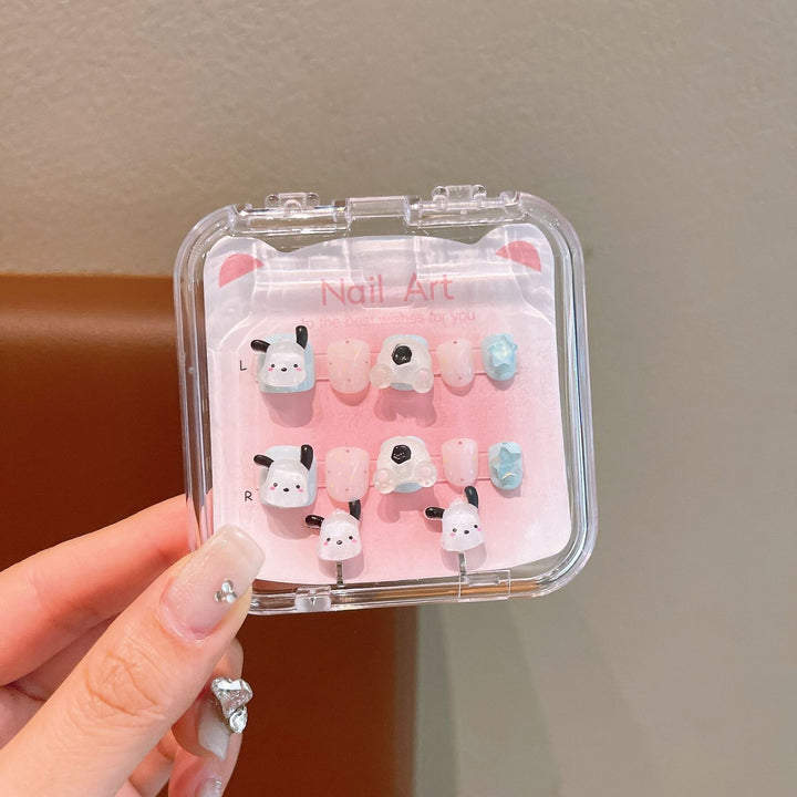 Creative art nails with playful animal design Kalsten