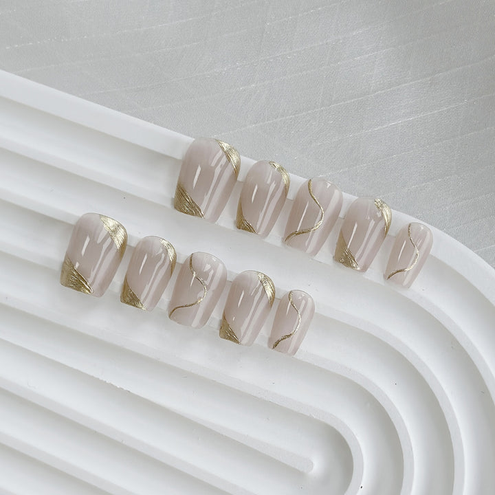 Chic Elegant Press-On Nail Art Set with Gold Accents