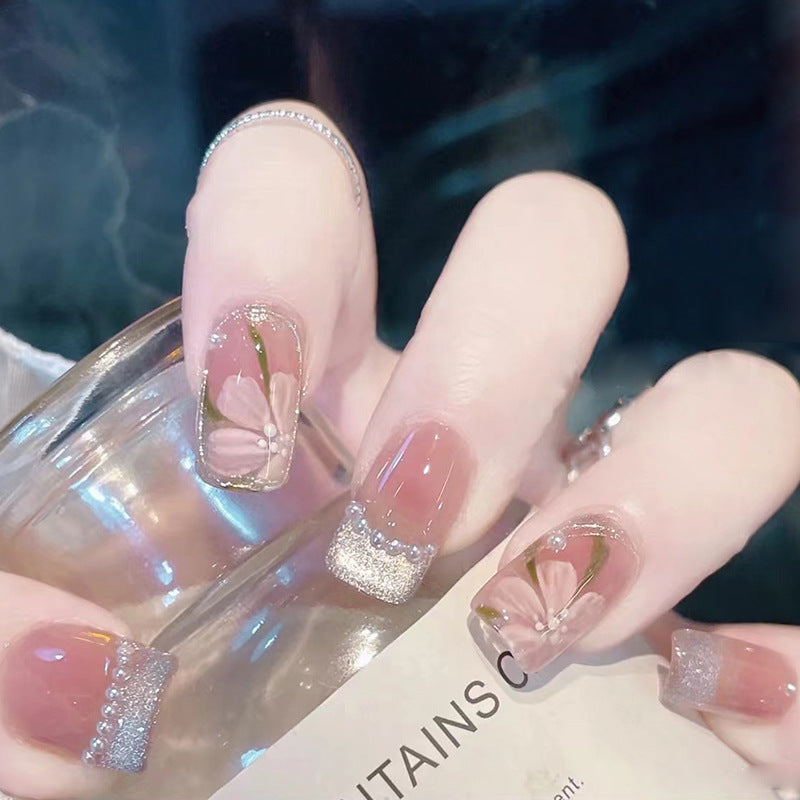 Elegant Floral Nail Art Extensions