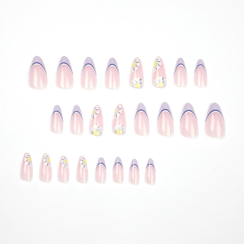 Artistic nail art with flower and ombre effects Kalsten