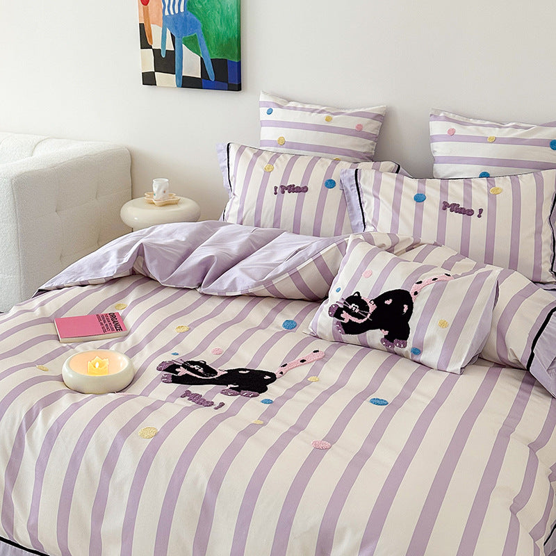 Children's bedding set with astronaut and star print, reversible function