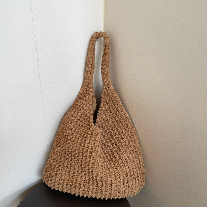 Hand-knotted everyday bag with structured surface Kalsten