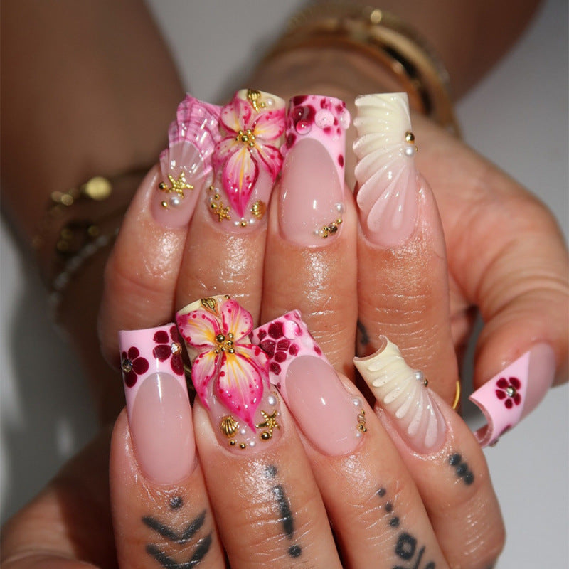 Elegant Artificial Nail Tips with Gold Accents Kalsten