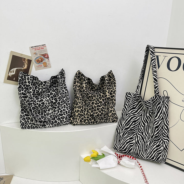 Chic Leopard Print Tote Bag