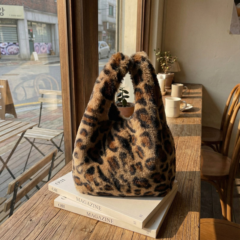 WoPlush Faux Fur Hobo Bag Kalsten