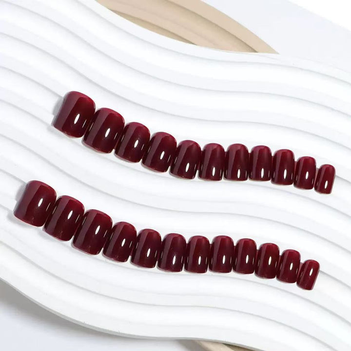 Nail care set with luxurious high-gloss finish Kalsten