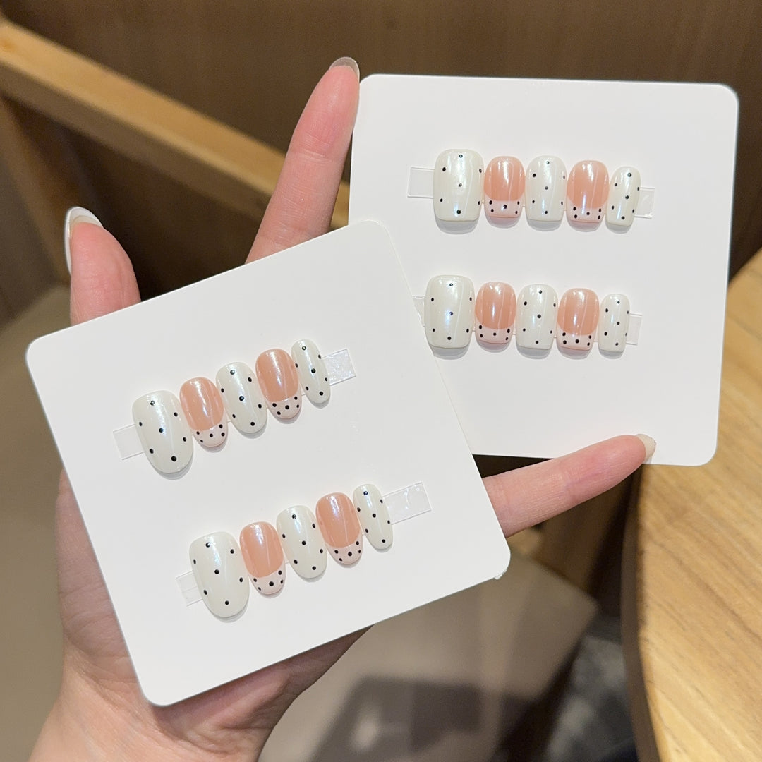 Artificial Nail Tips in Elegant Design Kalsten