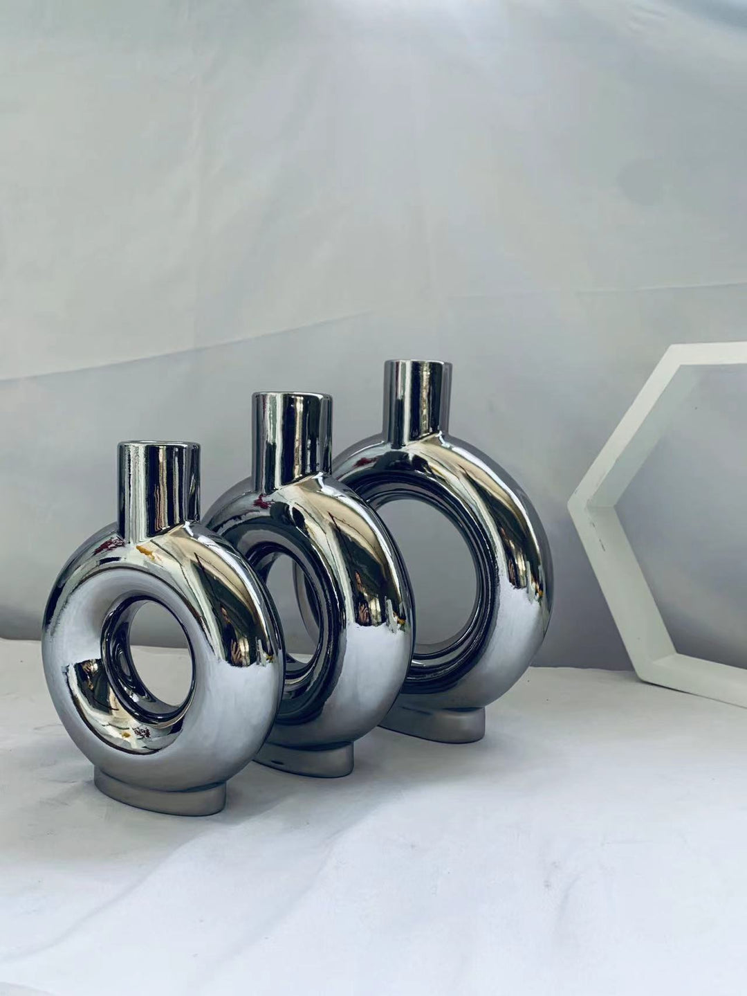 Modern Decorative Centerpiece Kalsten