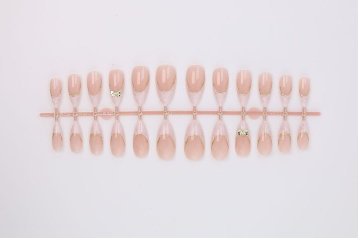 Elegant Nail Art Kalsten