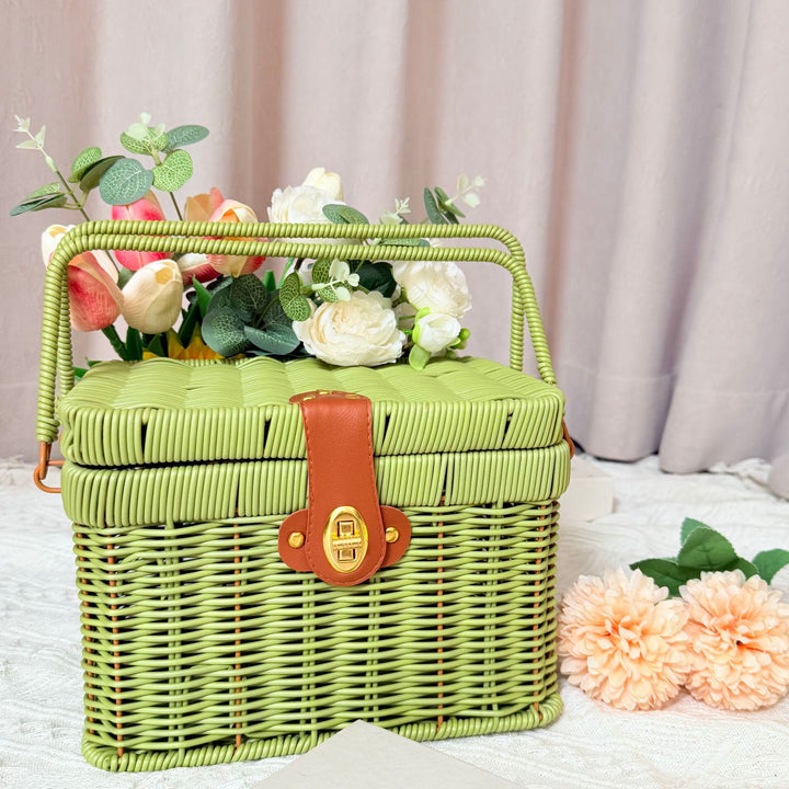 Women's Handcrafted Rattan Picnic Basket Kalsten