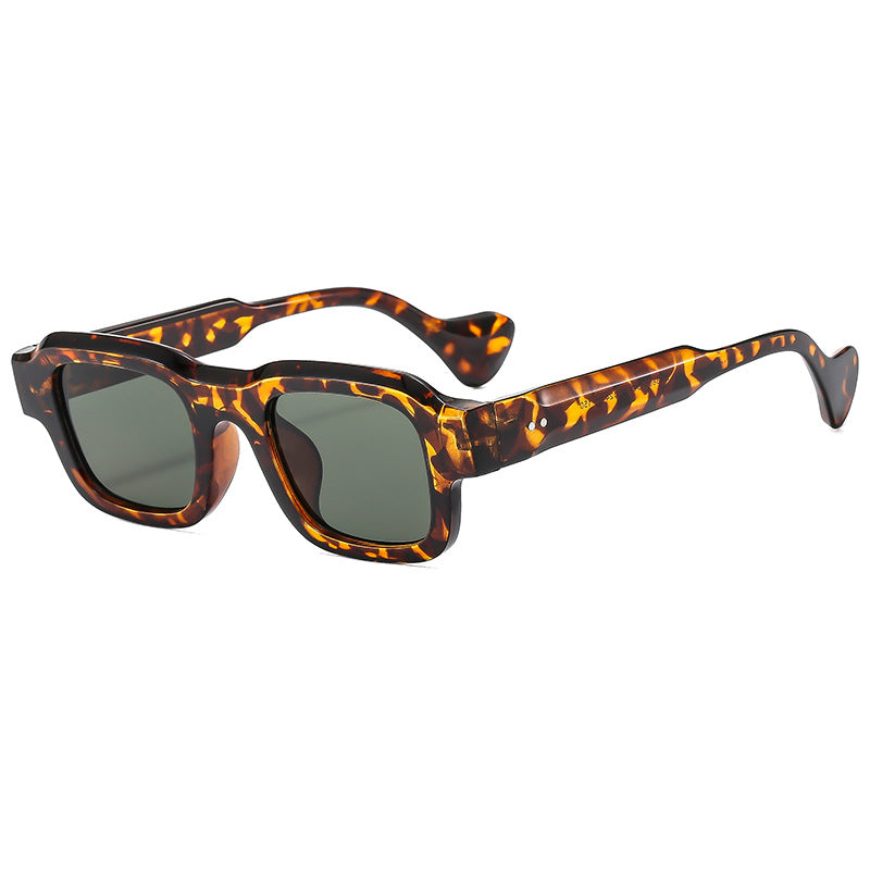Women Retro-inspired sunglasses in striking design Kalsten