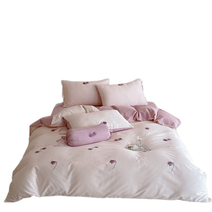 Romantic cotton bedding set with rose embroidery and lace details