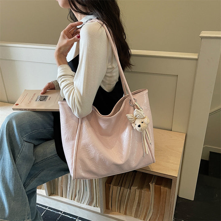 Versatile Soft-Finish Tote Kalsten