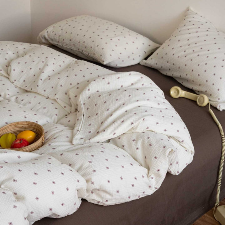 Soft double gauze bedding set with small floral all-over print and reversible function