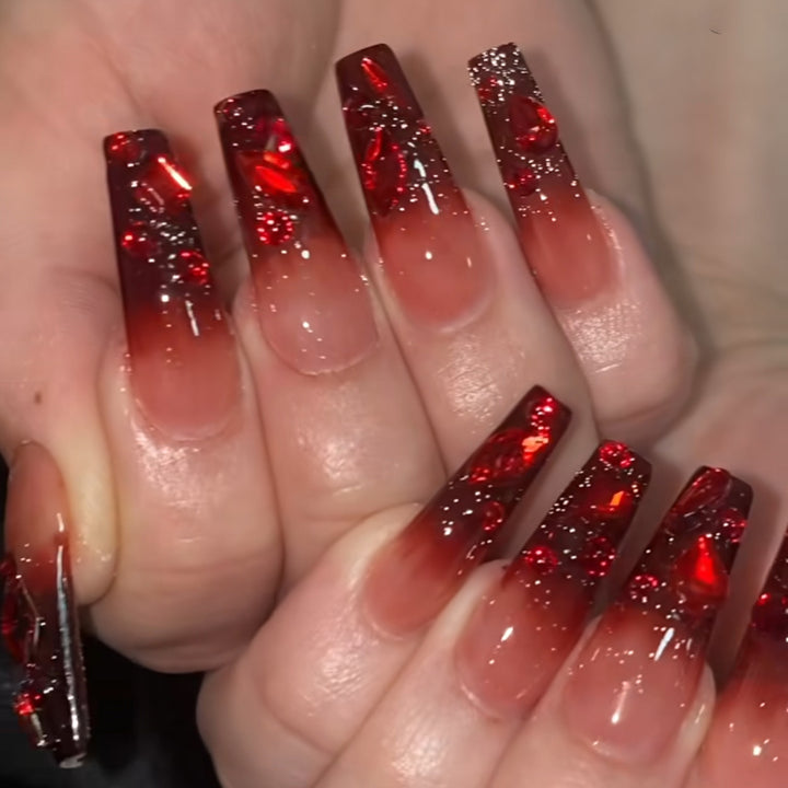 Glamorous nail art with crystal design Kalsten