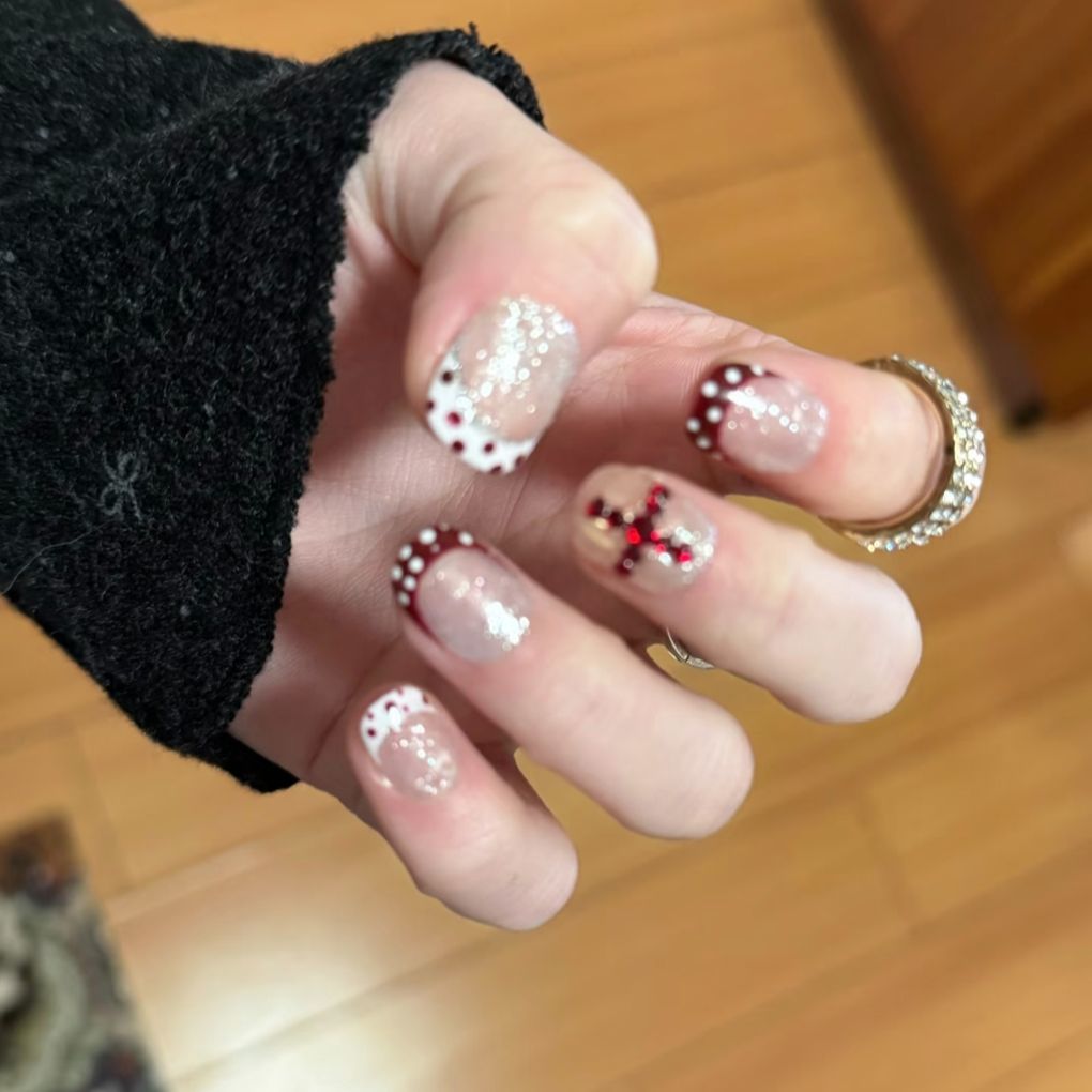 Artistic Decorative Press-On Nail Set