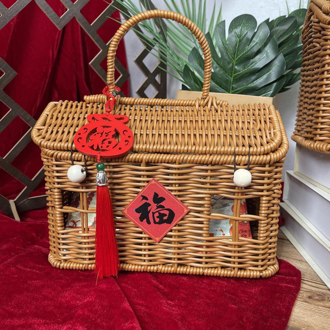Women's stylish braided basket with rounded roof Kalsten