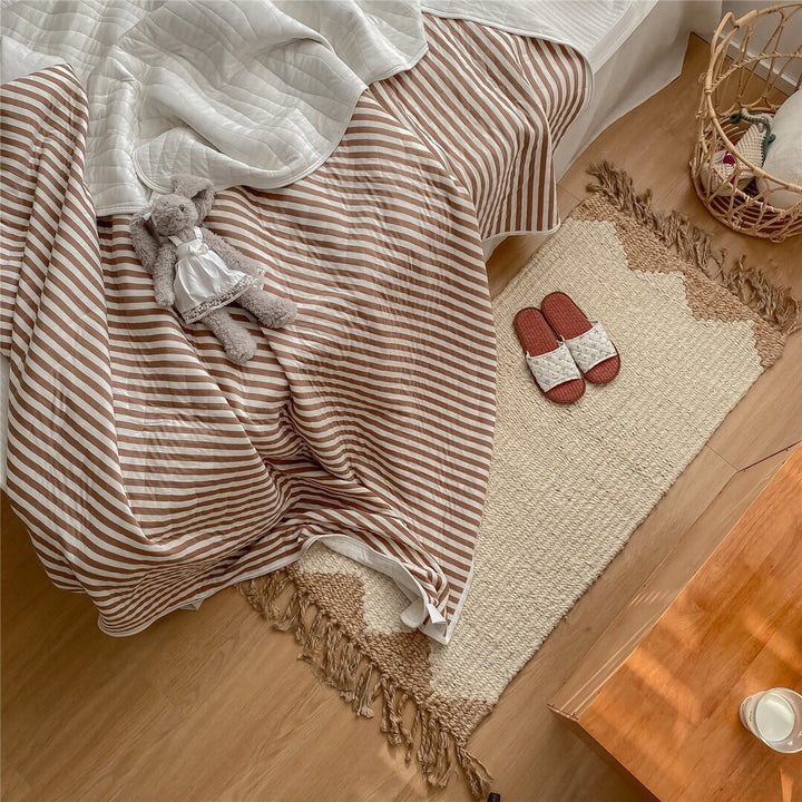 Quilted all-season duvet made of cotton blend fabric with fine cord texture
