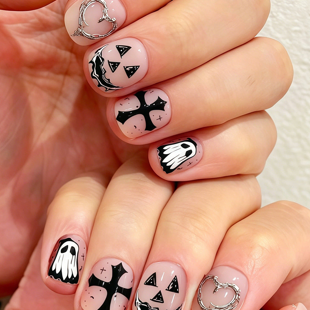 Creative Halloween-Themed Nail Art Kalsten