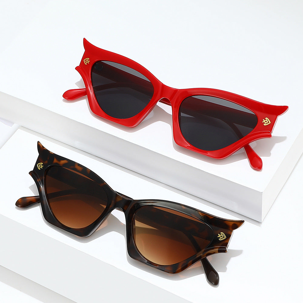 Avant-Garde Cat-Eye Sunglasses Kalsten